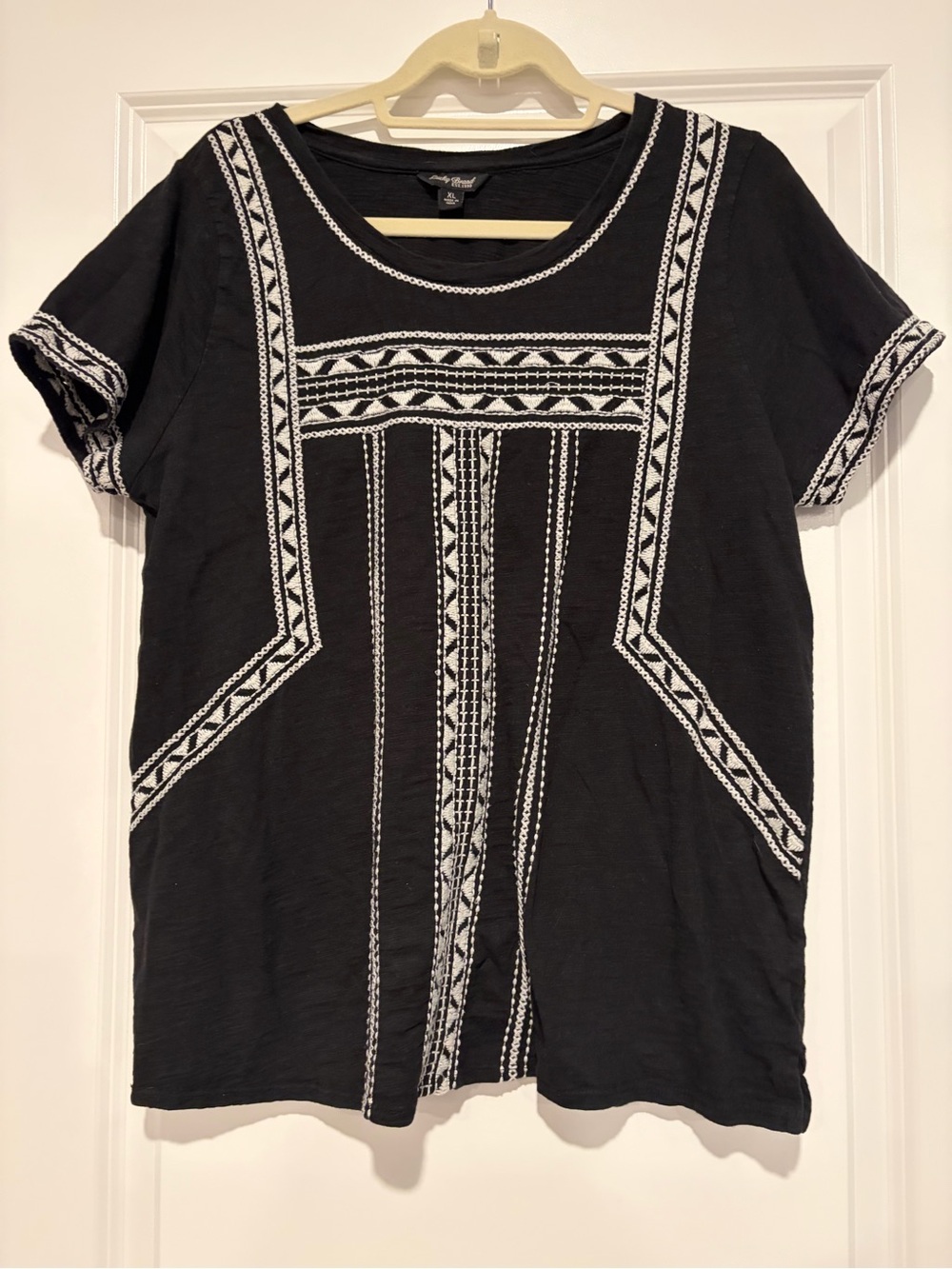 Lucky Brand Black Embroidered Short-Sleeve Women's Top